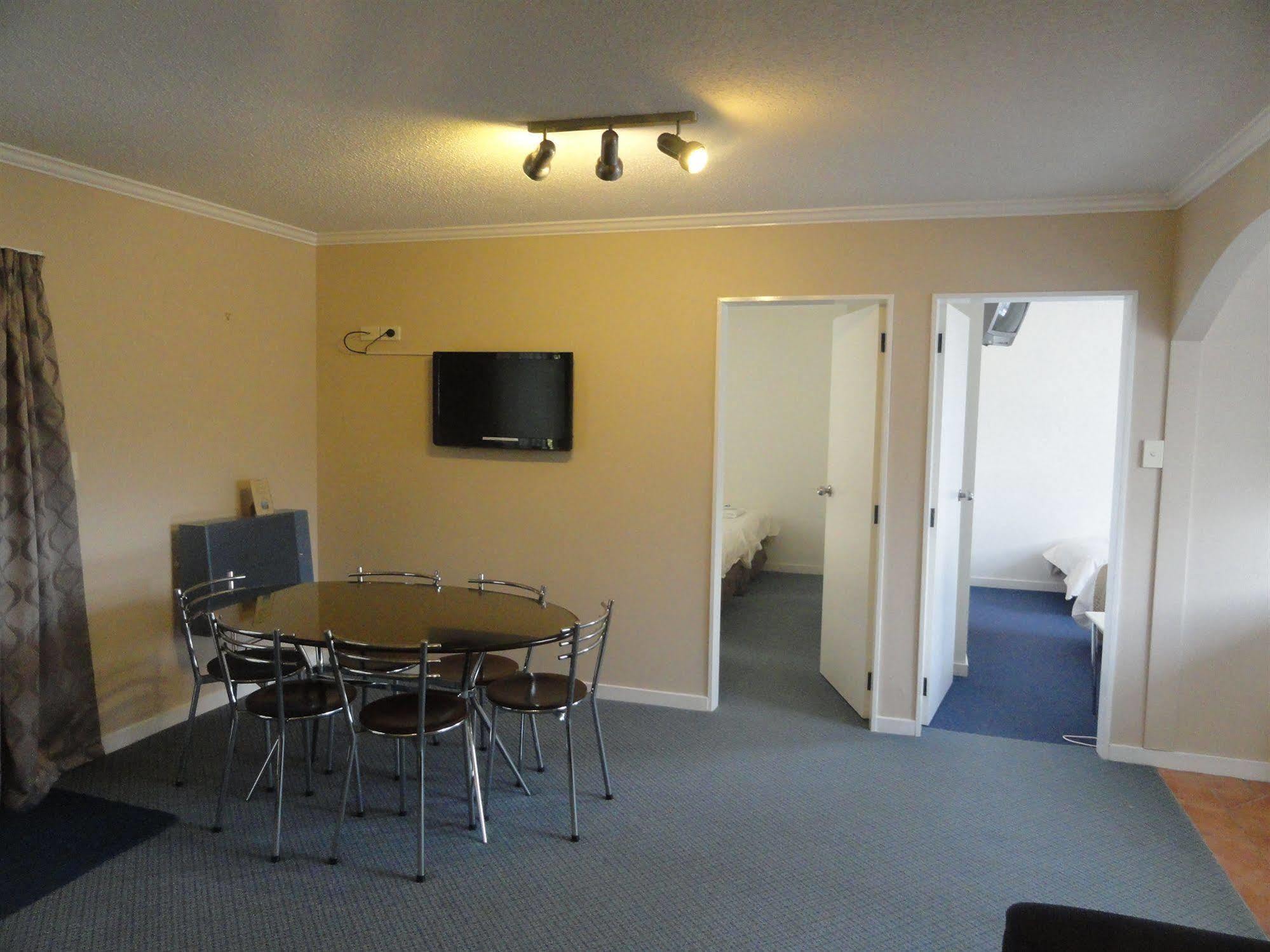 Hawks Inn Motel Upper Hutt Kültér fotó