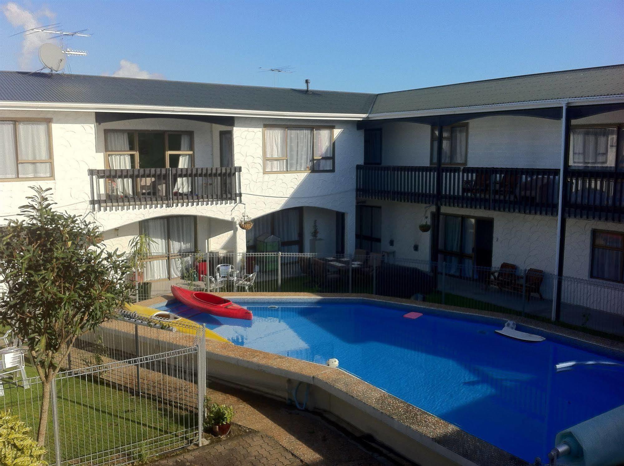 Hawks Inn Motel Upper Hutt Kültér fotó