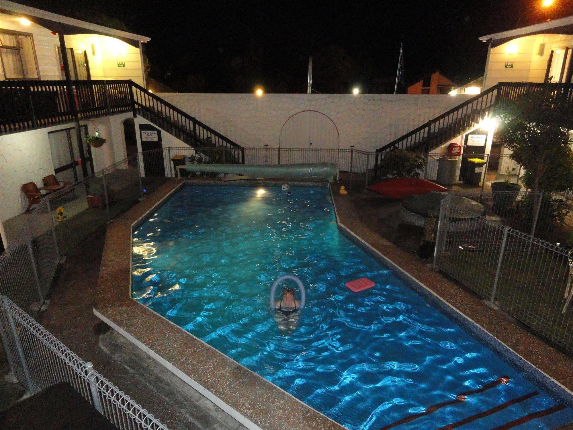 Hawks Inn Motel Upper Hutt Kültér fotó